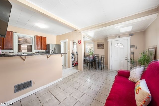 685 Raritan Ave, Perth Amboy City, NJ 08861