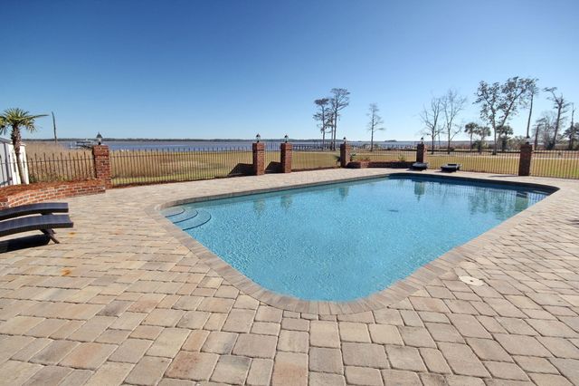 2425 S Bay Street, Georgetown, SC 29440
