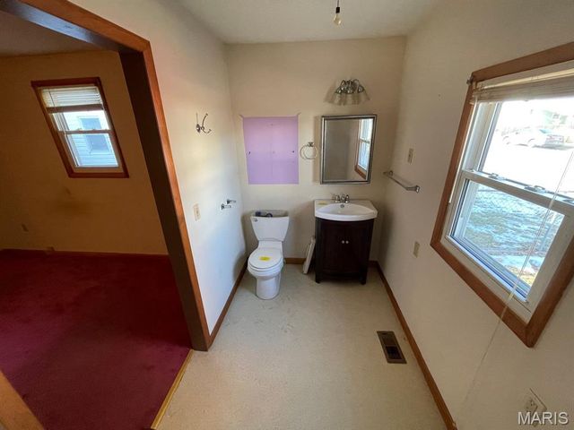 143 E 2nd Street, Roxana, IL 62084