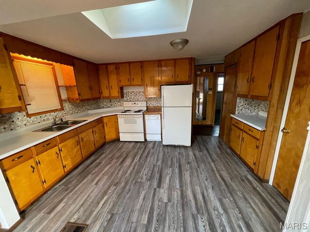 143 E 2nd Street, Roxana, IL 62084