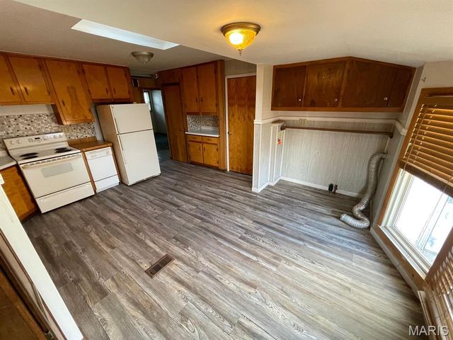 143 E 2nd Street, Roxana, IL 62084