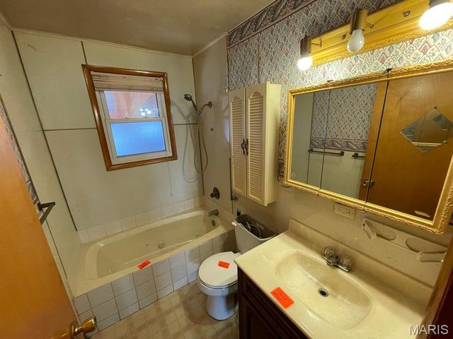 143 E 2nd Street, Roxana, IL 62084