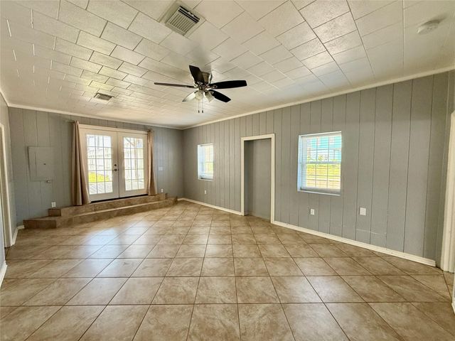 231 W Broad Street, Freeport, TX 77541