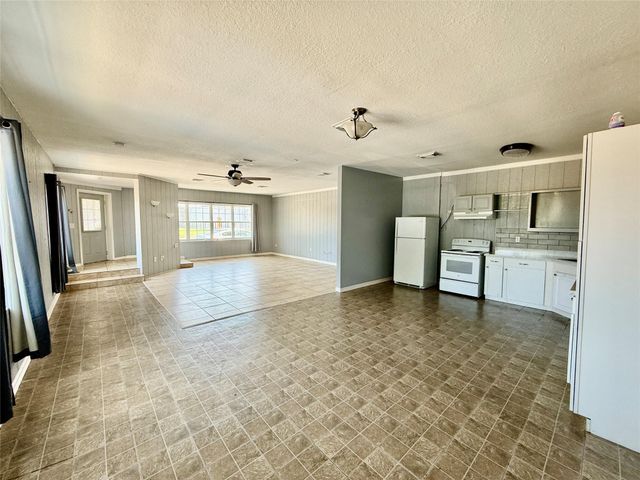 231 W Broad Street, Freeport, TX 77541
