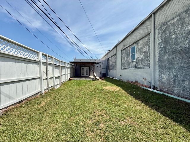 231 W Broad Street, Freeport, TX 77541