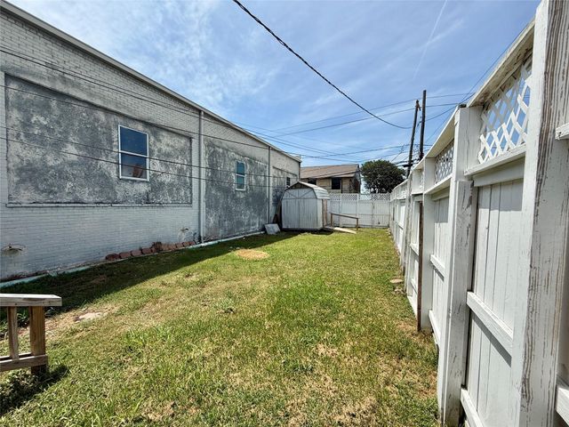 231 W Broad Street, Freeport, TX 77541