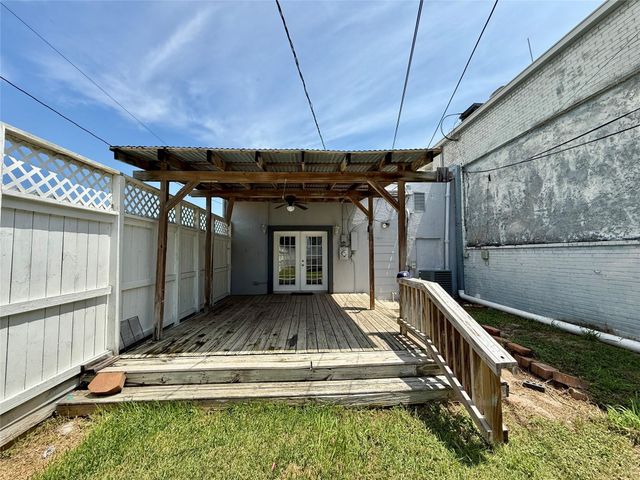 231 W Broad Street, Freeport, TX 77541