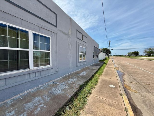 231 W Broad Street, Freeport, TX 77541