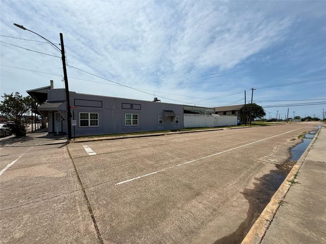 231 W Broad Street, Freeport, TX 77541