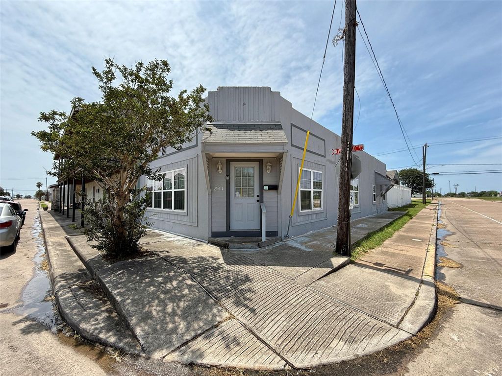 231 W Broad Street, Freeport, TX 77541
