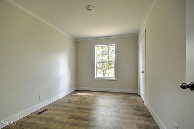 400 Highland Meadows Drive, Blountville, TN 37617