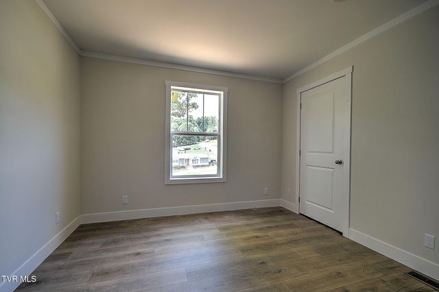 400 Highland Meadows Drive, Blountville, TN 37617