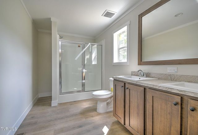 400 Highland Meadows Drive, Blountville, TN 37617