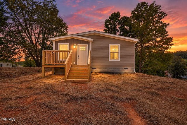 400 Highland Meadows Drive, Blountville, TN 37617