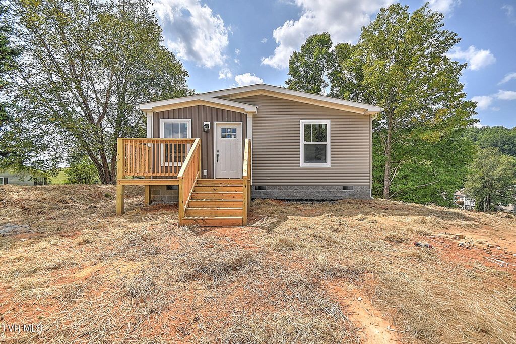 400 Highland Meadows Drive, Blountville, TN 37617
