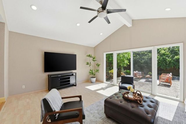 10128 E Estates Drive, Cupertino, CA 95014