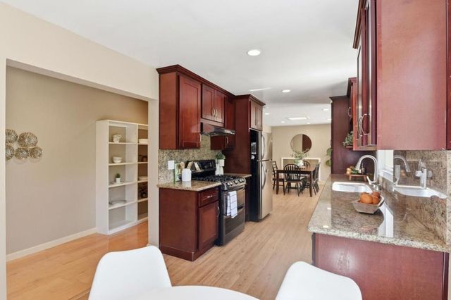 10128 E Estates Drive, Cupertino, CA 95014