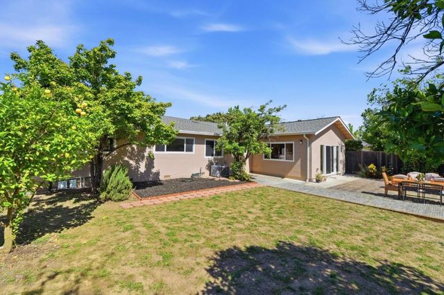 10128 E Estates Drive, Cupertino, CA 95014