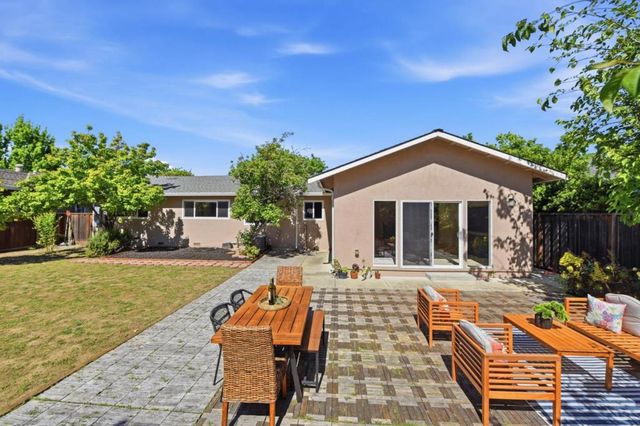 10128 E Estates Drive, Cupertino, CA 95014