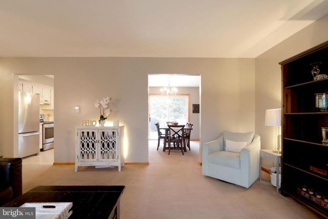 311 GOLDFINCH DR, State College, PA 16801