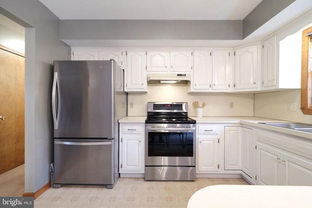 311 GOLDFINCH DR, State College, PA 16801