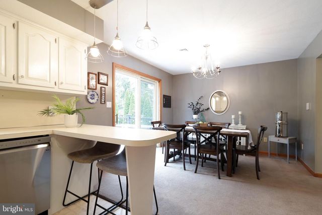 311 GOLDFINCH DR, State College, PA 16801