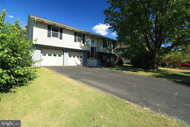 311 GOLDFINCH DR, State College, PA 16801