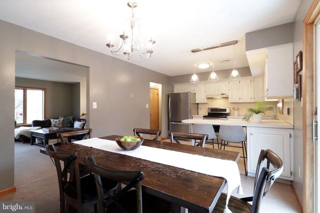 311 GOLDFINCH DR, State College, PA 16801