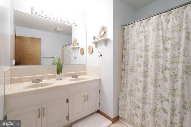 311 GOLDFINCH DR, State College, PA 16801