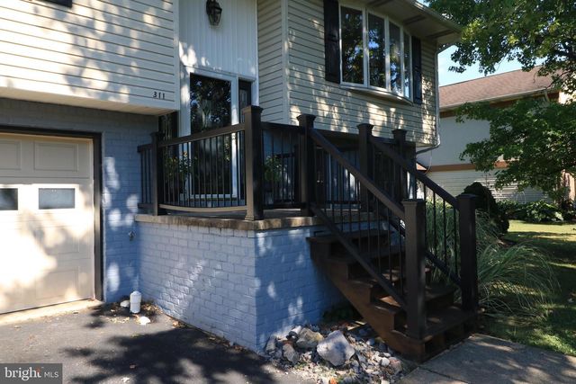 311 GOLDFINCH DR, State College, PA 16801