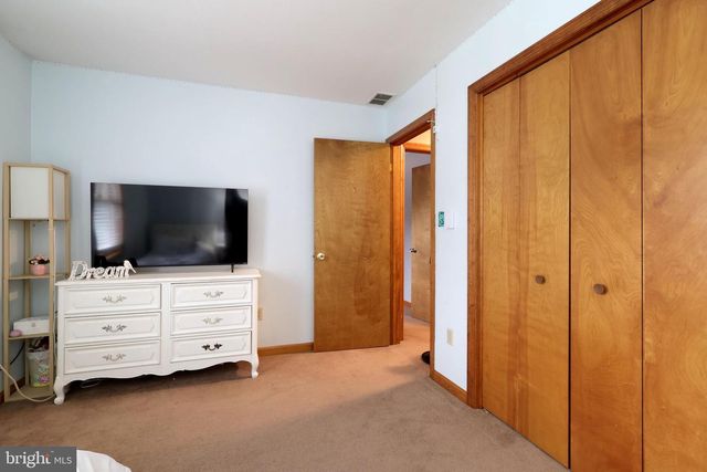 311 GOLDFINCH DR, State College, PA 16801