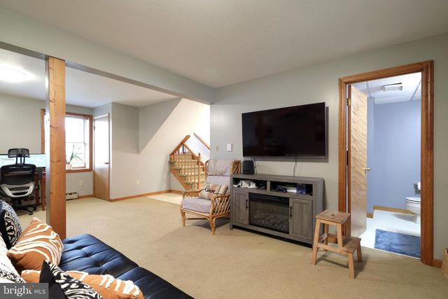 311 GOLDFINCH DR, State College, PA 16801