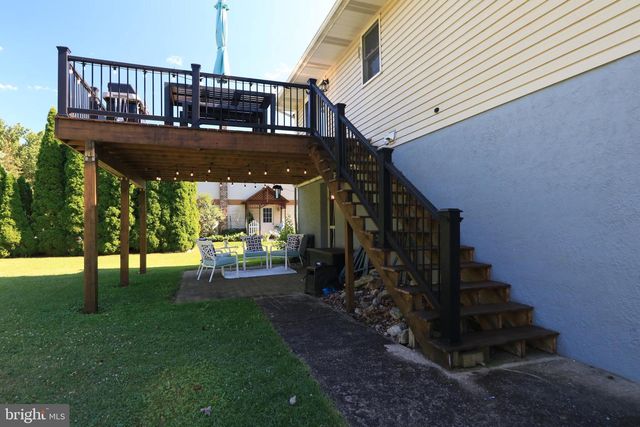 311 GOLDFINCH DR, State College, PA 16801