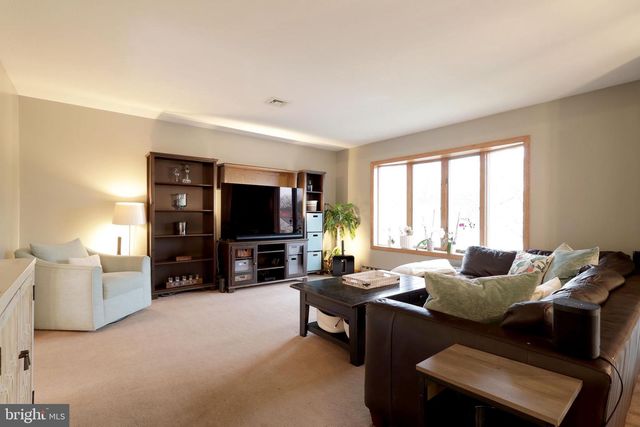 311 GOLDFINCH DR, State College, PA 16801