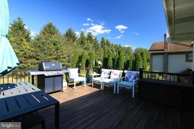 311 GOLDFINCH DR, State College, PA 16801