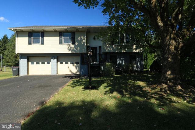 311 GOLDFINCH DR, State College, PA 16801