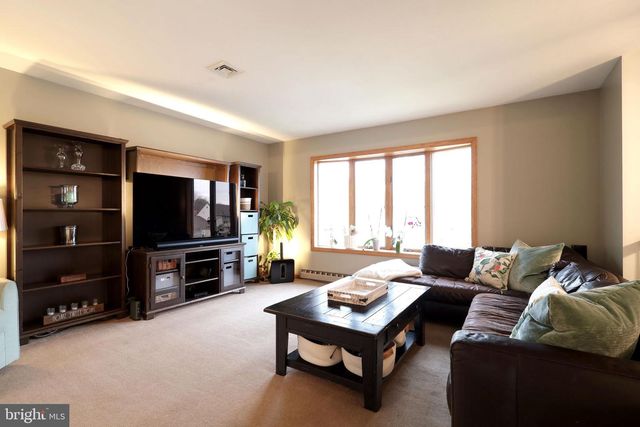 311 GOLDFINCH DR, State College, PA 16801