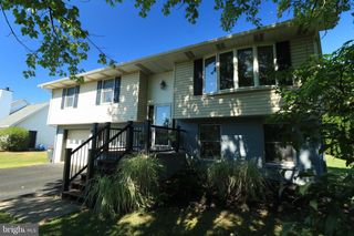 311 GOLDFINCH DR, State College, PA 16801