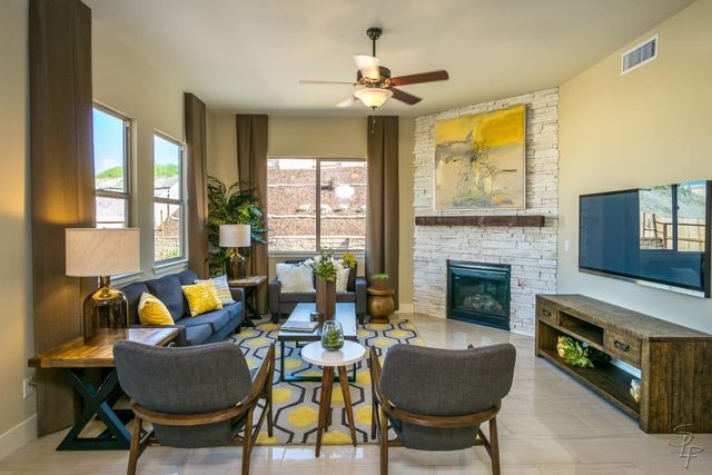 837 Emma Court, Hollister, CA 95023