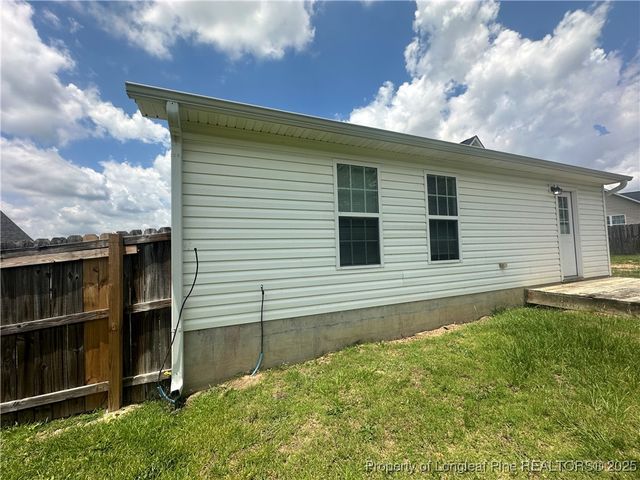 450 Copper Creek Drive, Raeford, NC 28376