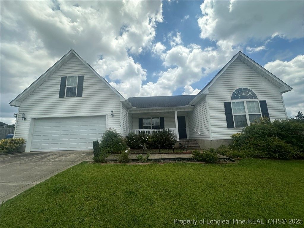 450 Copper Creek Drive, Raeford, NC 28376