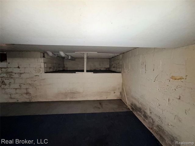 1953 Jiroch Street, Muskegon, MI 49442