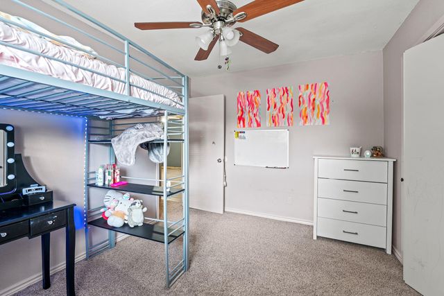 2400 Grace ST, Taylor, TX 76574
