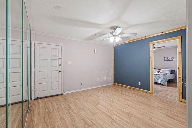 2400 Grace ST, Taylor, TX 76574