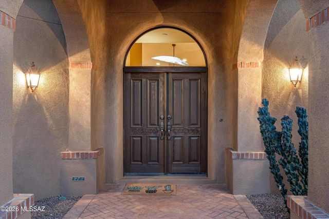 6384 N Desert Wind Circle, Tucson, AZ 85750