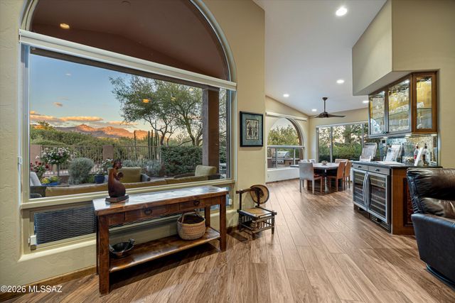 6384 N Desert Wind Circle, Tucson, AZ 85750