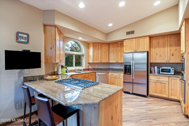 6384 N Desert Wind Circle, Tucson, AZ 85750