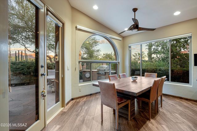 6384 N Desert Wind Circle, Tucson, AZ 85750