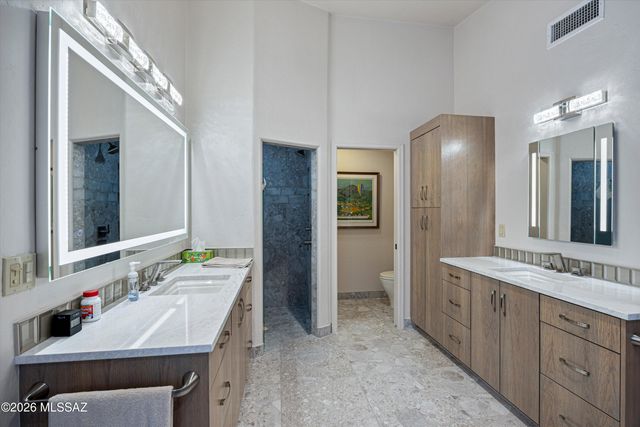 6384 N Desert Wind Circle, Tucson, AZ 85750