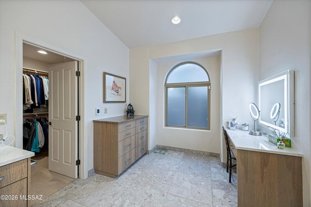 6384 N Desert Wind Circle, Tucson, AZ 85750